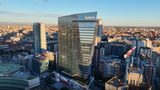 Image of the new Isybank skyscraper in Milan